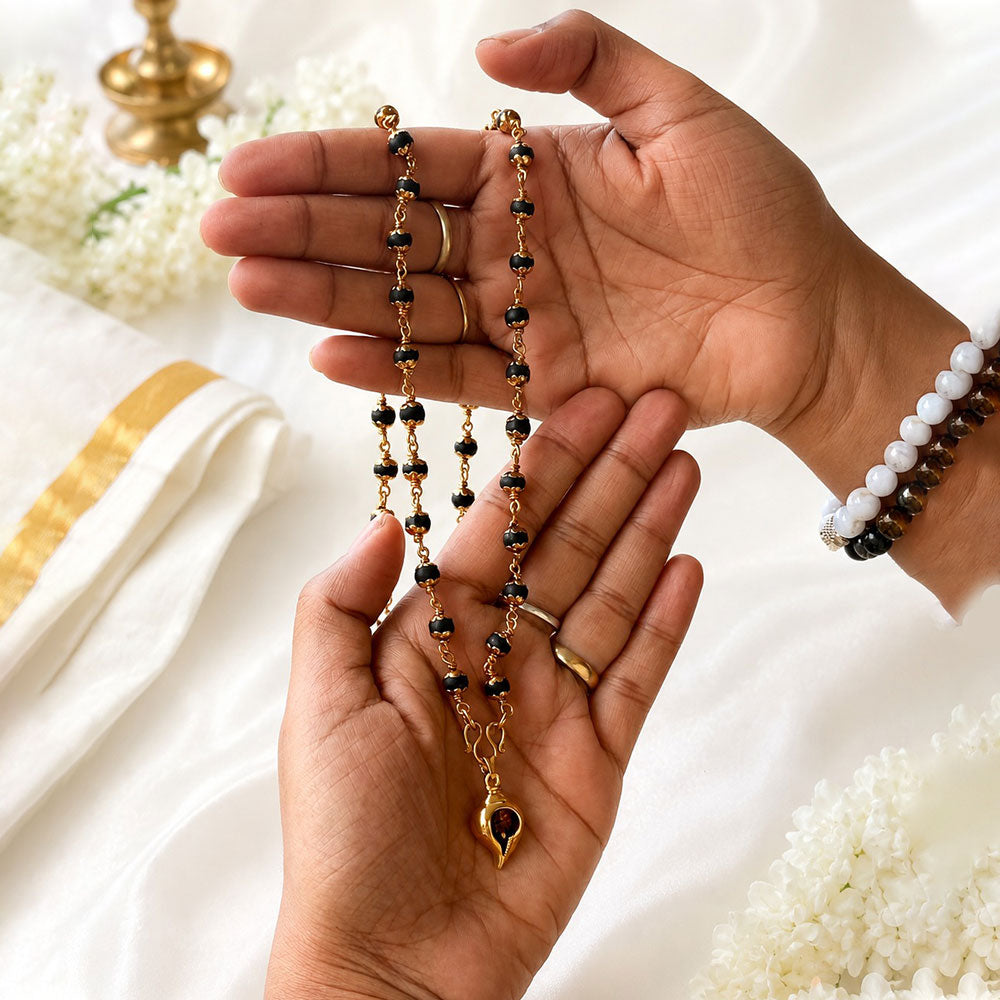 Karungali Mala – 8mm | 54 Beads | Pure Panchaloham Pinnikkett Capping with Shank Locket